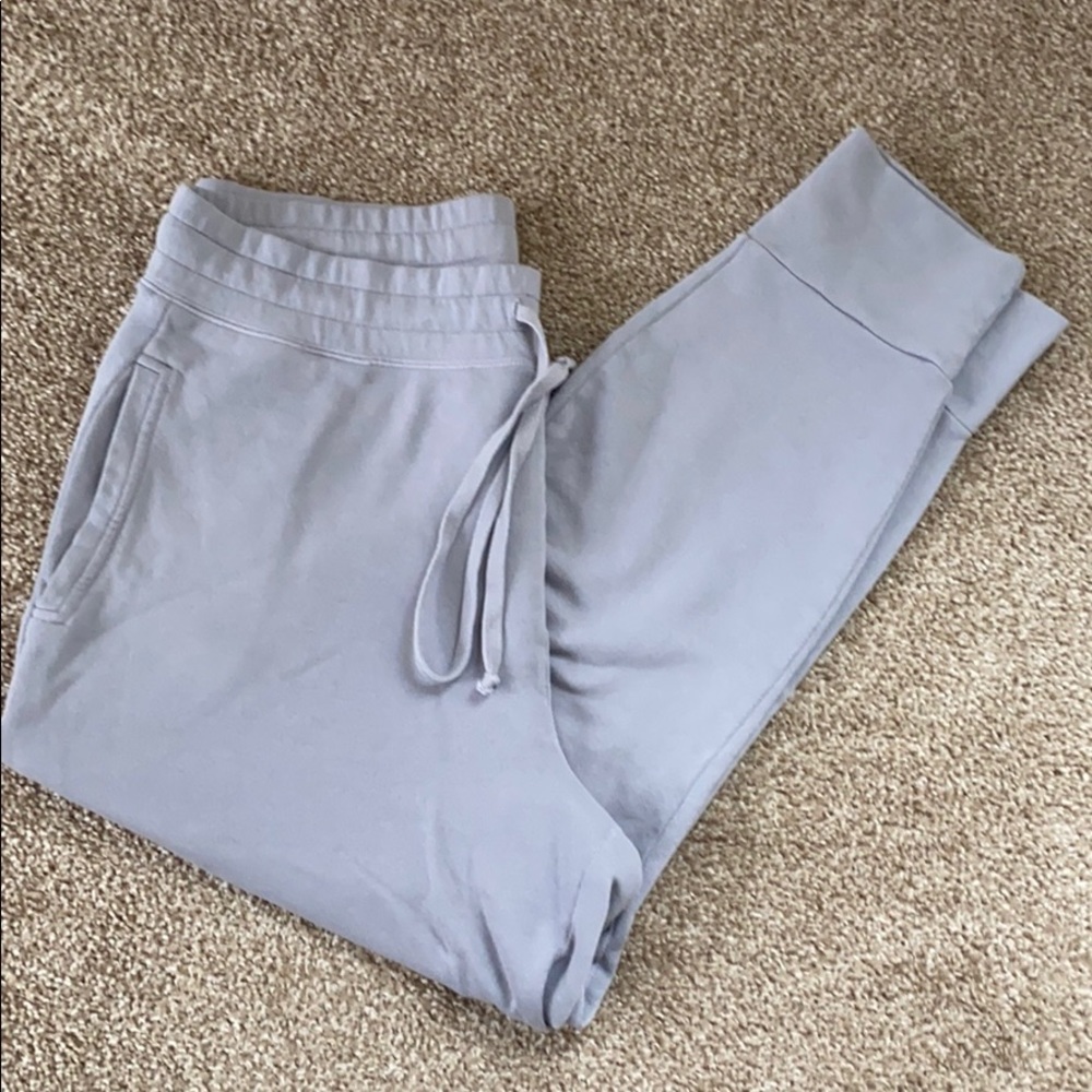 Fabletics Joggers - Gray